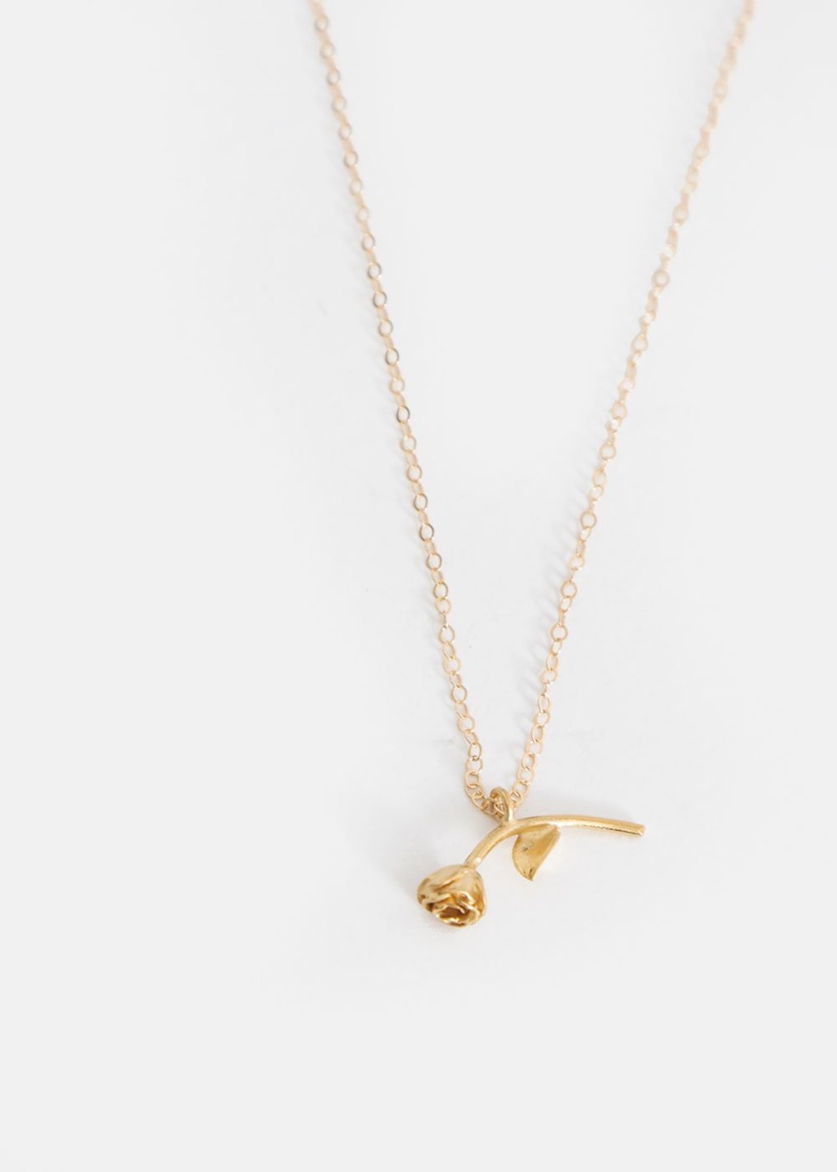 Wolf Circus Rose Pendant Necklace 