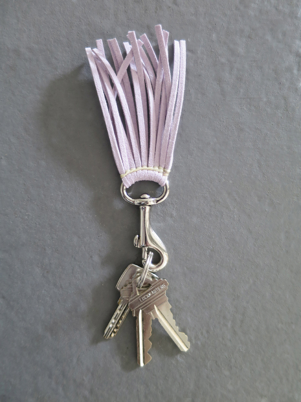 Ystävä Short Tassel Key Chain - Lavender Ystävä Short Tassel Key Chain - Lavender