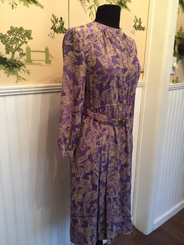 70s Japanese vintage lillac dress in size small with vintage pattern 70s Japanese vintage lillac dress in size small with vintage pattern