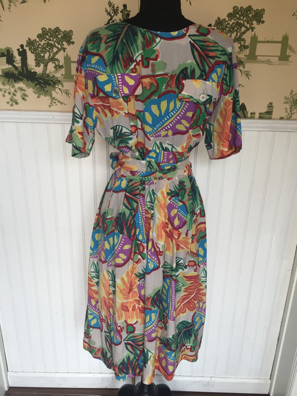 Italian designer Gio 70's vintage dress with colorful vintage pattern fits medium/large Italian designer Gio 70's vintage dress with colorful vintage pattern fits medium/large