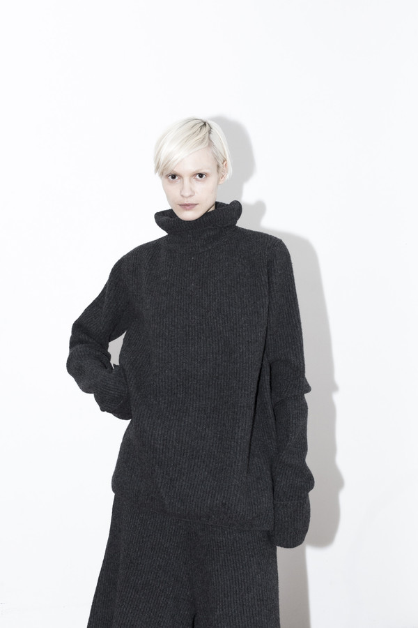 Yune Ho Madison Turtle Pullover Yune Ho Madison Turtle Pullover