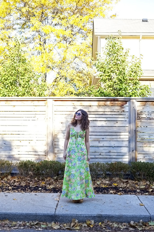 White Elephant Vintage Hawaiian Print Maxi Dress White Elephant Vintage Hawaiian Print Maxi Dress