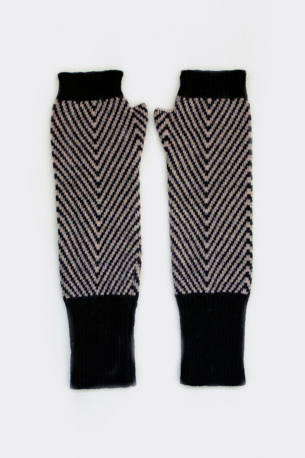 Micaela Greg Zig Zag Fingerless Gloves Micaela Greg Zig Zag Fingerless Gloves