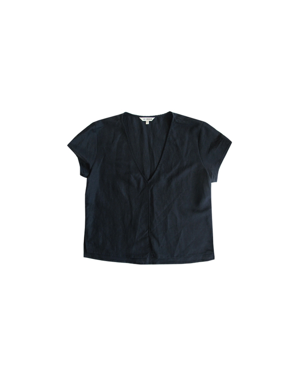 ALI GOLDEN V-NECK TOP - BLACK ALI GOLDEN V-NECK TOP - BLACK