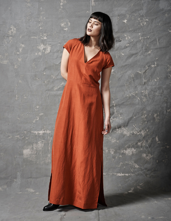 ALI GOLDEN V-NECK MAXI DRESS - RUST ALI GOLDEN V-NECK MAXI DRESS - RUST