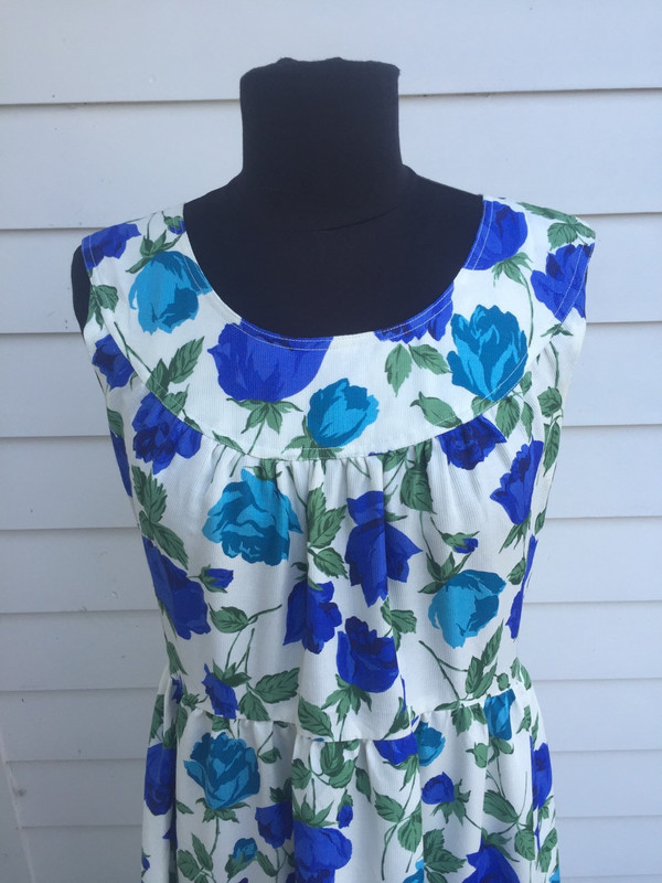 Floral 80's sleevless flower girl dress size medium ftom Japan Floral 80's sleevless flower girl dress size medium ftom Japan