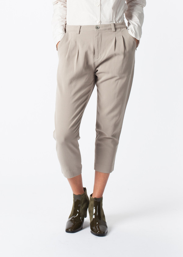 Tuck Pants Tuck Pants