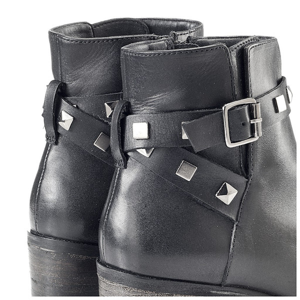 Artemisia Selene Black Leather Ankle Boots Artemisia Selene Black Leather Ankle Boots