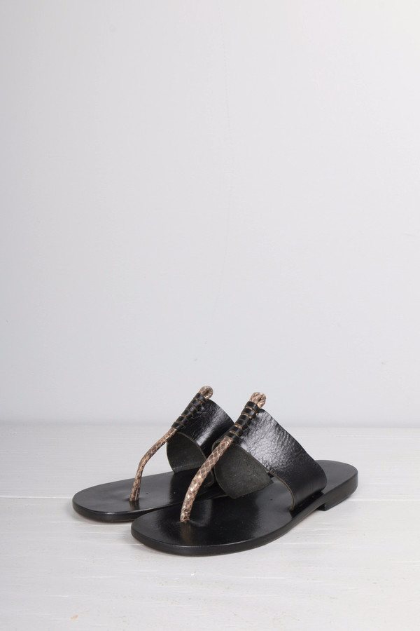 Akis Ada Black Akis Ada Black
