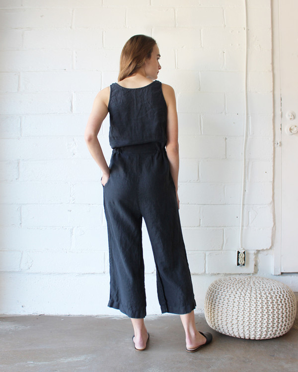 esby ALLISON CROPPED JUMPER - ALMOST BLACK esby ALLISON CROPPED JUMPER - ALMOST BLACK