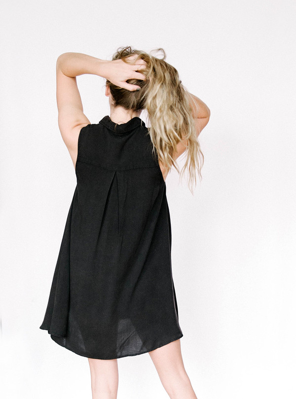 En Creme Black Button Dress En Creme Black Button Dress