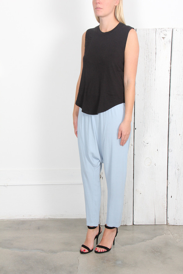 RAQUEL ALLEGRA DESTROYED SHRED MUSCLE T IN BLACK RAQUEL ALLEGRA DESTROYED SHRED MUSCLE T IN BLACK