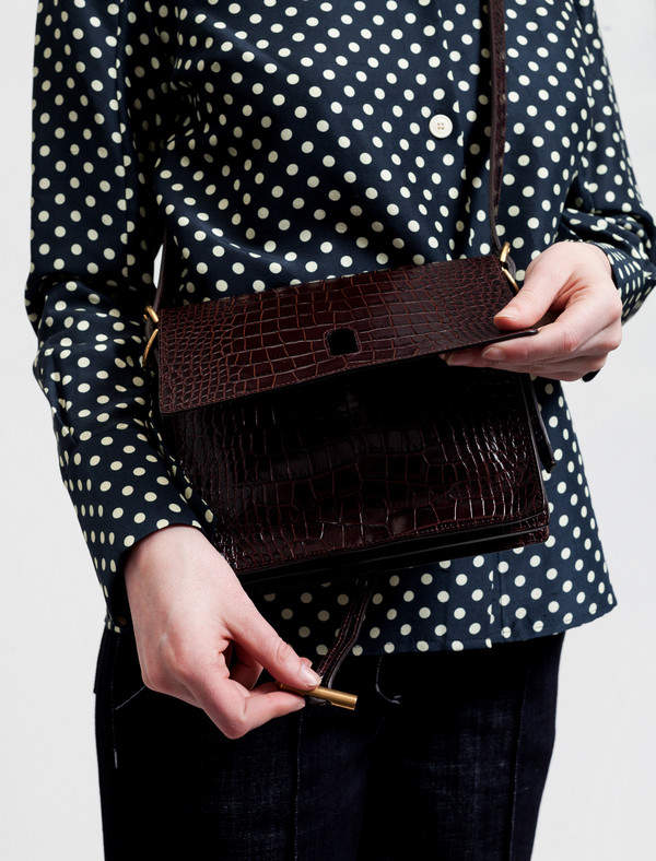 Trademark Womens Isabella Crossbody Chocolate Trademark Womens Isabella Crossbody Chocolate
