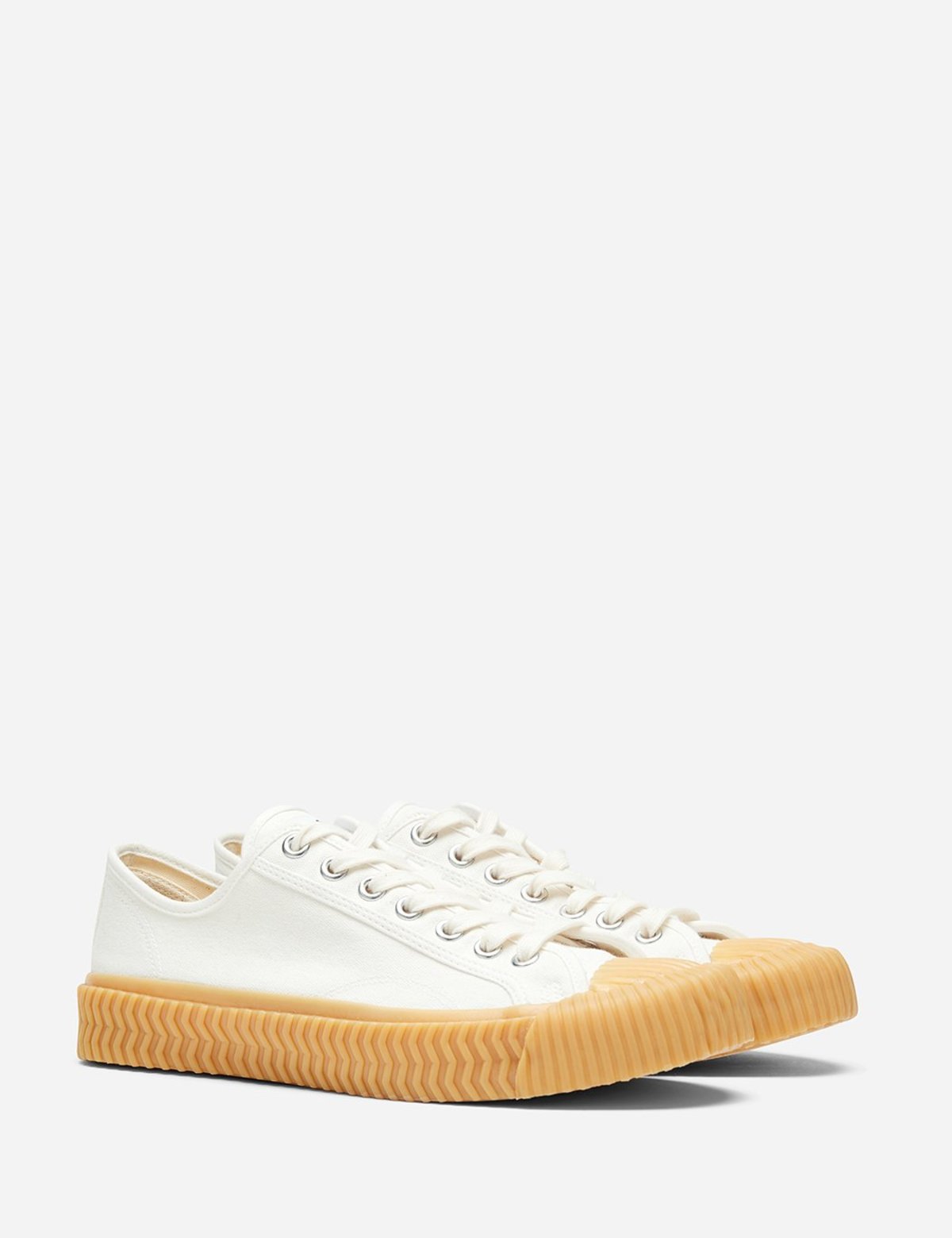 gum sole canvas shoes