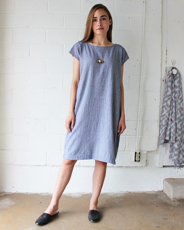 esby CAROLINE SHIFT DRESS - INDIGO CHAMBRAY esby CAROLINE SHIFT DRESS - INDIGO CHAMBRAY