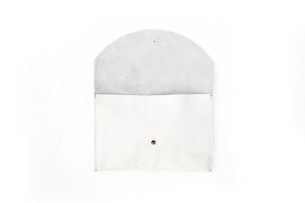 Primecut TAN + WHITE ENVELOPE CLUTCH Primecut TAN + WHITE ENVELOPE CLUTCH