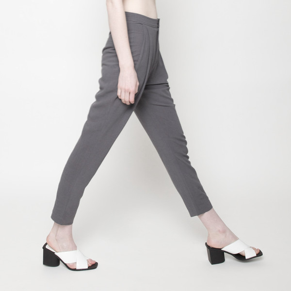 7115 by Szeki Signature Linen Gathered Trouser - Gray 7115 by Szeki Signature Linen Gathered Trouser - Gray