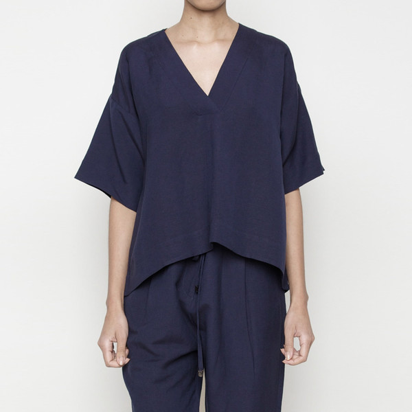7115 by Szeki Linen Kaftan Top- Navy SS16 7115 by Szeki Linen Kaftan Top- Navy SS16