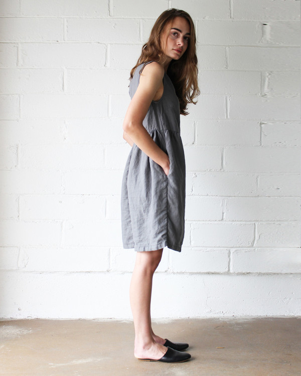 Esby QUINN BABYDOLL DRESS - PEWTER Esby QUINN BABYDOLL DRESS - PEWTER