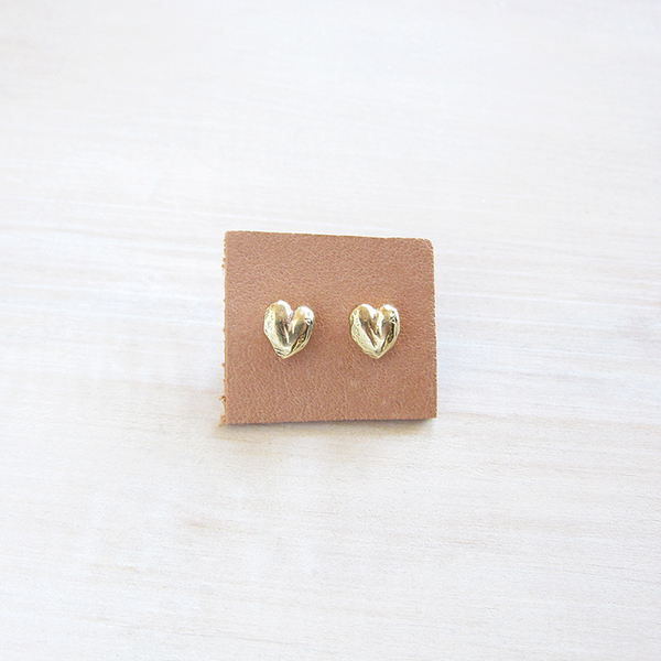 Satomi Studio tiny heart earrings Satomi Studio tiny heart earrings