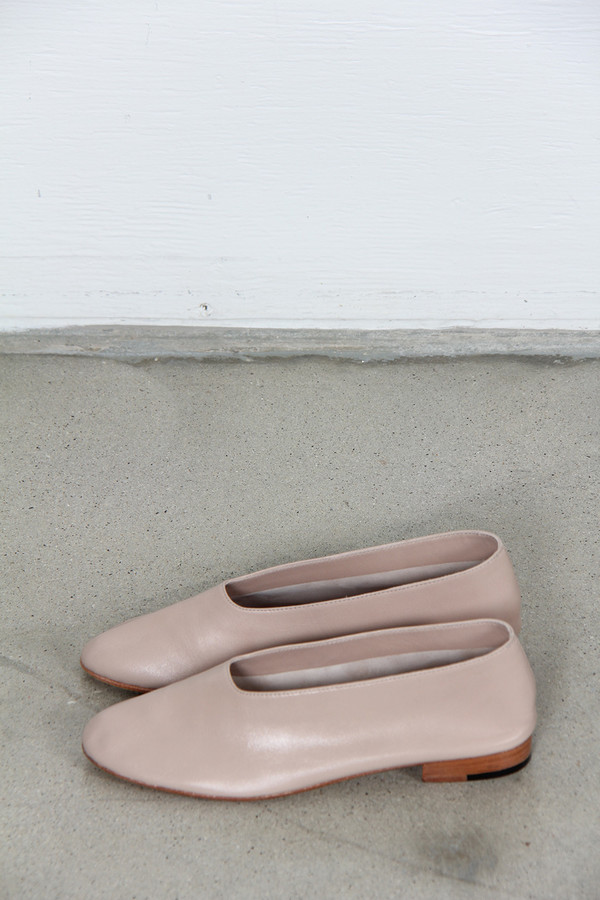 MARTINIANO GLOVE SHOE IN ANTELOPE MARTINIANO GLOVE SHOE IN ANTELOPE