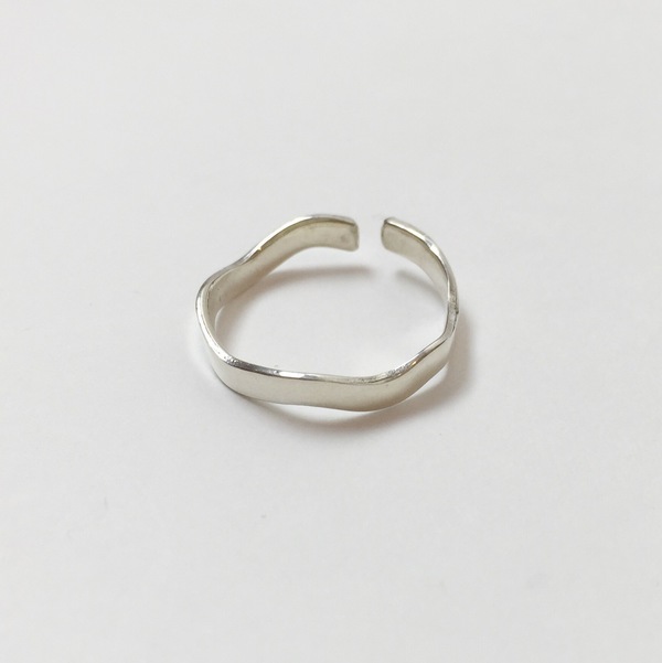 Upper Metal Class Wave Ring Upper Metal Class Wave Ring