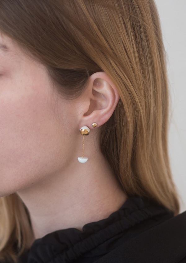 Jujumade pendant halfmoon earring Jujumade pendant halfmoon earring