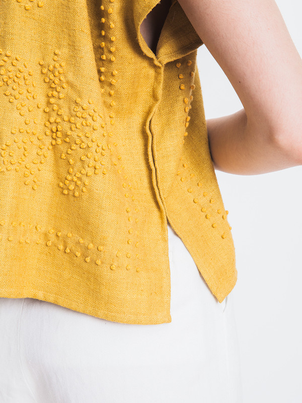 NIKKI CHASIN FRENCH KNOT PONCHO TOP NIKKI CHASIN FRENCH KNOT PONCHO TOP