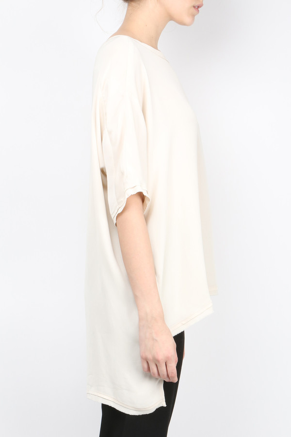 (nude) Round Neck T-Shirt (nude) Round Neck T-Shirt