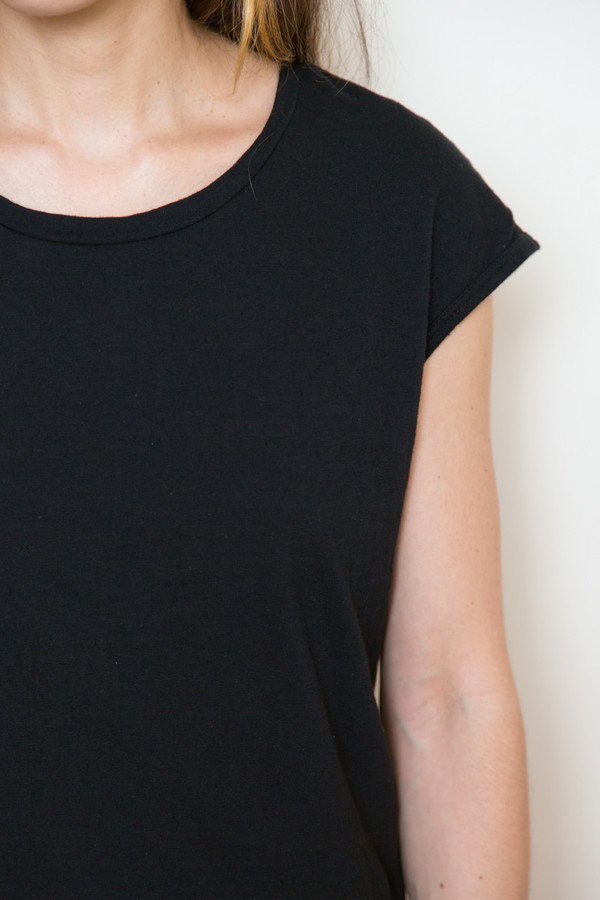 atelier delphine cap sleeve tee in black atelier delphine cap sleeve tee in black