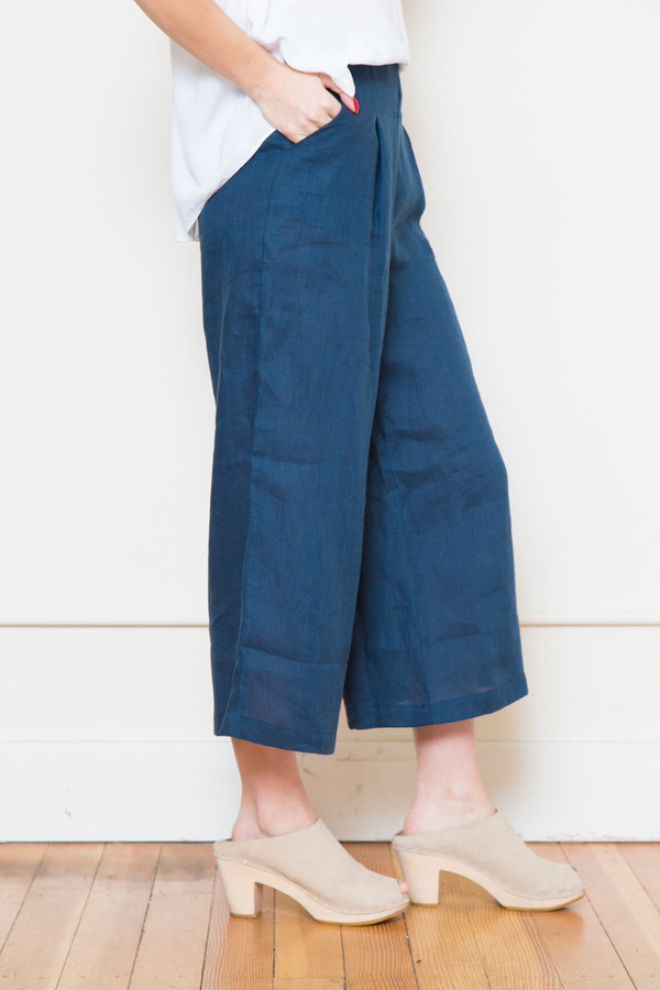 mira mira sam & lavi portia linen pants in navy mira mira sam & lavi portia linen pants in navy