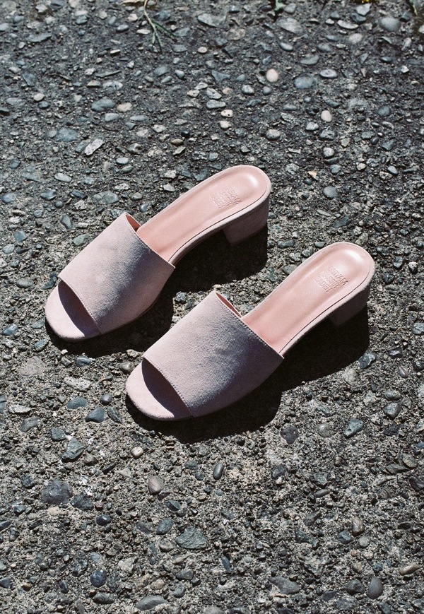 Maryam Nassir Zadeh Sophie Slide - blush suede Maryam Nassir Zadeh Sophie Slide - blush suede