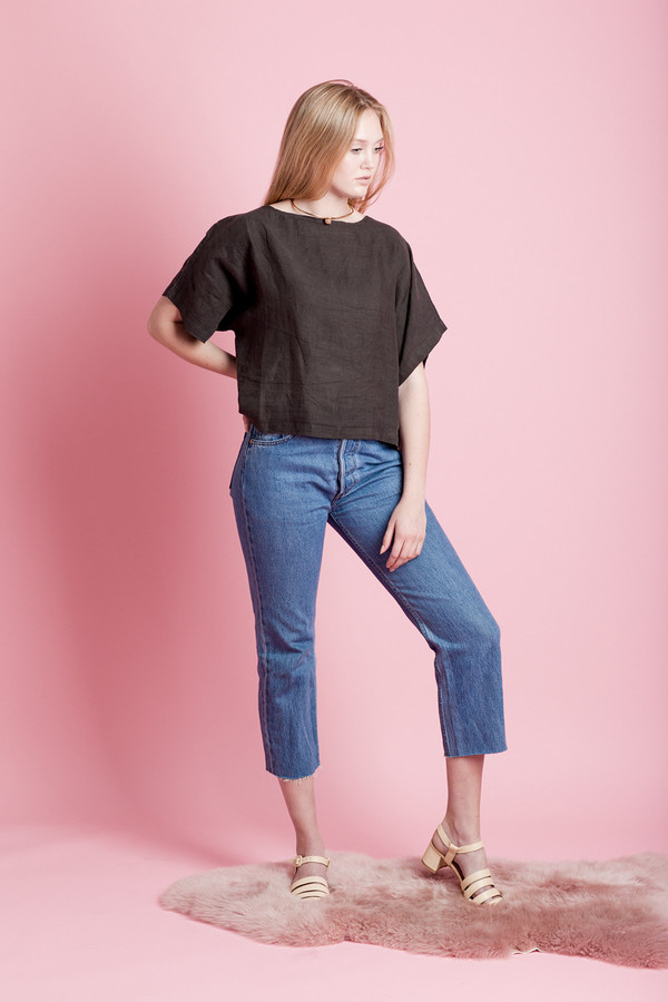 BLACK CRANE LINEN SQUARE TOP BLACK CRANE LINEN SQUARE TOP