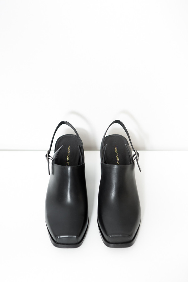 Intentionally Blank Honcho Mule / Black Intentionally Blank Honcho Mule / Black