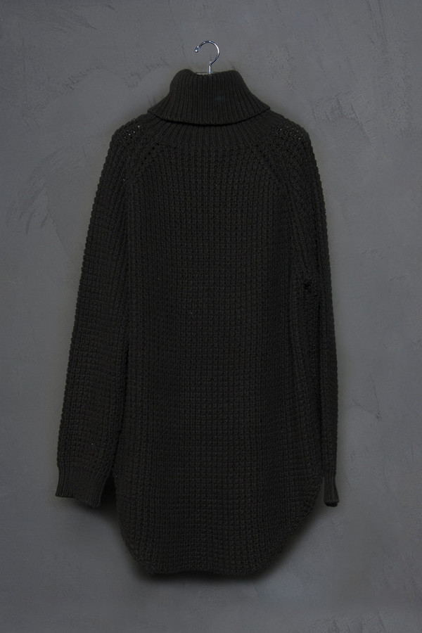 Hope Grand Turtle Neck With Irregular Hem Hope Grand Turtle Neck With Irregular Hem
