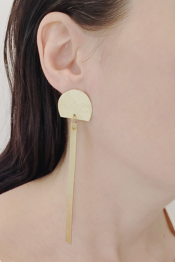modern weaving slim semi circle earrings modern weaving slim semi circle earrings