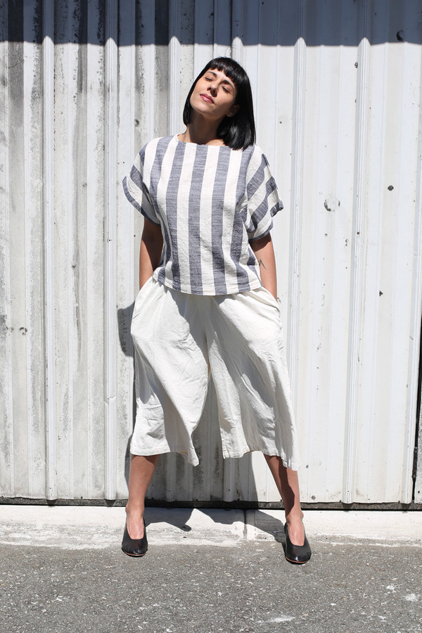 BLACK CRANE LINEN SQUARE TOP BLACK CRANE LINEN SQUARE TOP