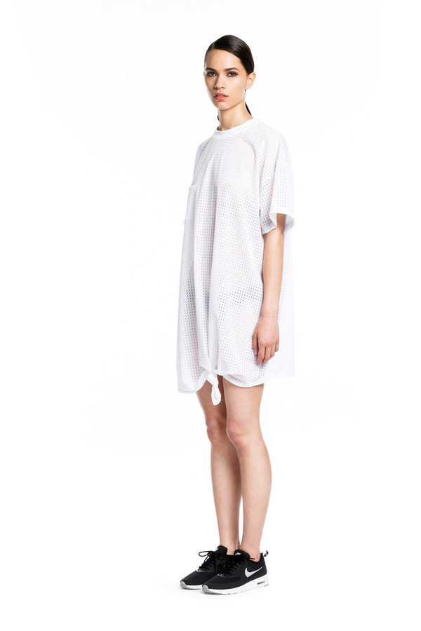 BETH RICHARDS Mesh Knot Dress - White <div>MESH SHORT SLEEVE COVER UP DRESS WITH ENGINEERED FRONT KNOT BETH RICHARDS Mesh Knot Dress - White <div>MESH SHORT SLEEVE COVER UP DRESS WITH ENGINEERED FRONT KNOT