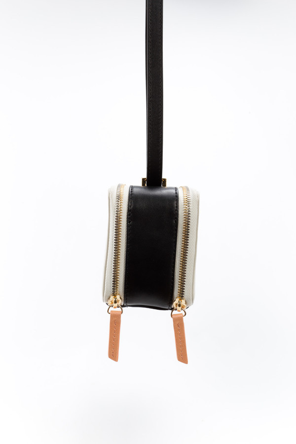 WANT Les Essentiels de la Vie Demiranda Shoulder Bag Chalk/Black WANT Les Essentiels de la Vie Demiranda Shoulder Bag Chalk/Black