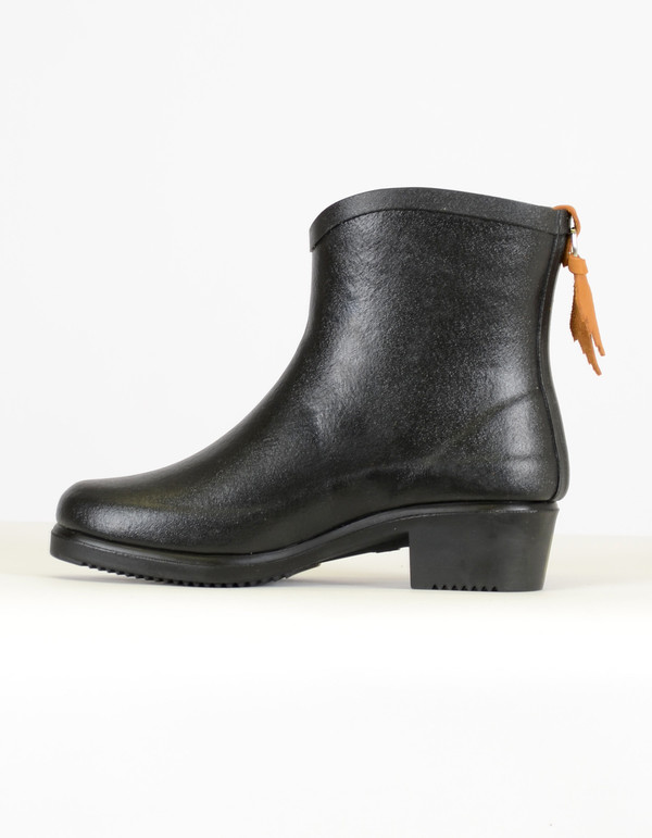 Aigle Miss Juliette Rainboot With Fur Noir Aigle Miss Juliette Rainboot With Fur Noir
