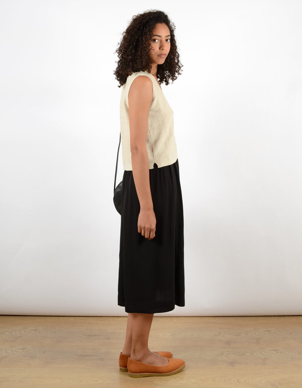 Ali Golden Knit V-Neck Tank Oatmeal Ali Golden Knit V-Neck Tank Oatmeal