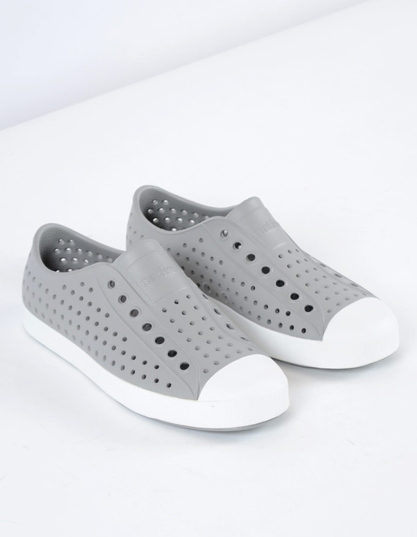 Native Shoes Native Jefferson Pigeon Grey with Shell White Native Shoes Native Jefferson Pigeon Grey with Shell White