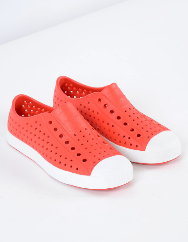 Native Shoes Native Jefferson Torch Red with Shell White Native Shoes Native Jefferson Torch Red with Shell White