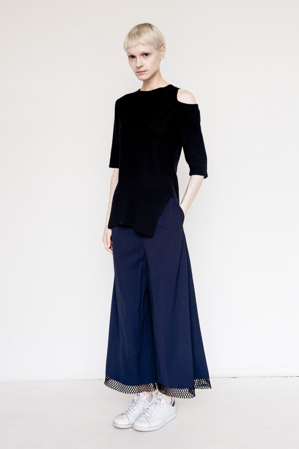 Sayaka Davis Cotton Cropped Shoulder Sweater Sayaka Davis Cotton Cropped Shoulder Sweater