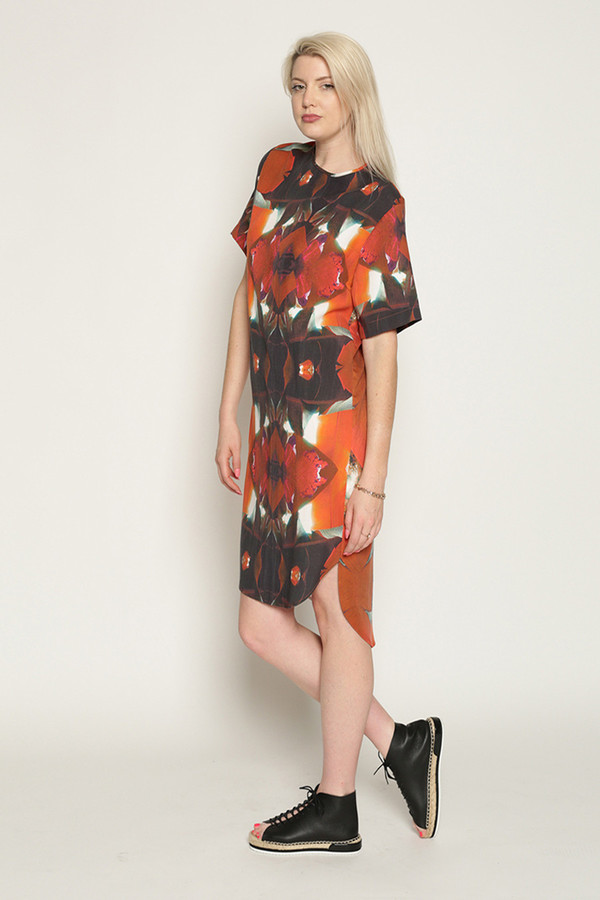 H. Fredriksson Vero Dress in Red Leaves H. Fredriksson Vero Dress in Red Leaves