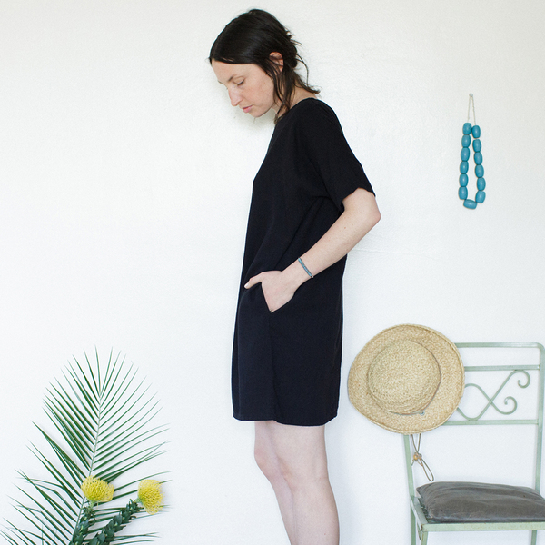 Me & Arrow Sleeve Dress Black Me & Arrow Sleeve Dress Black