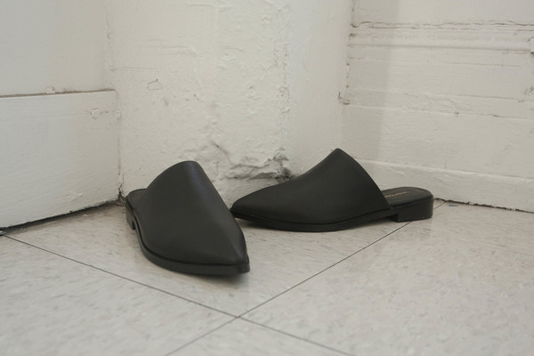Intentionally Blank TITAN in BLACK LEATHER Intentionally Blank TITAN in BLACK LEATHER