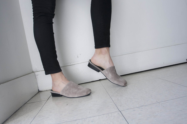 Intentionally Blank TOUCH in GREY SUEDE Intentionally Blank TOUCH in GREY SUEDE