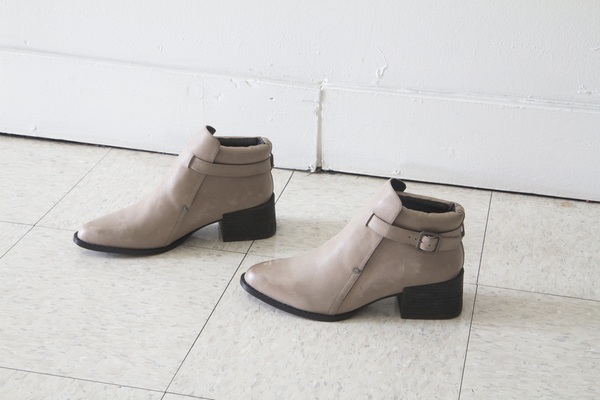 Intentionally Blank MAST boot in GREY waxed leather Intentionally Blank MAST boot in GREY waxed leather