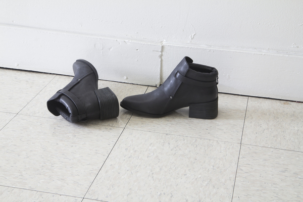 Intentionally Blank MAST boot in BLACK waxed leather Intentionally Blank MAST boot in BLACK waxed leather